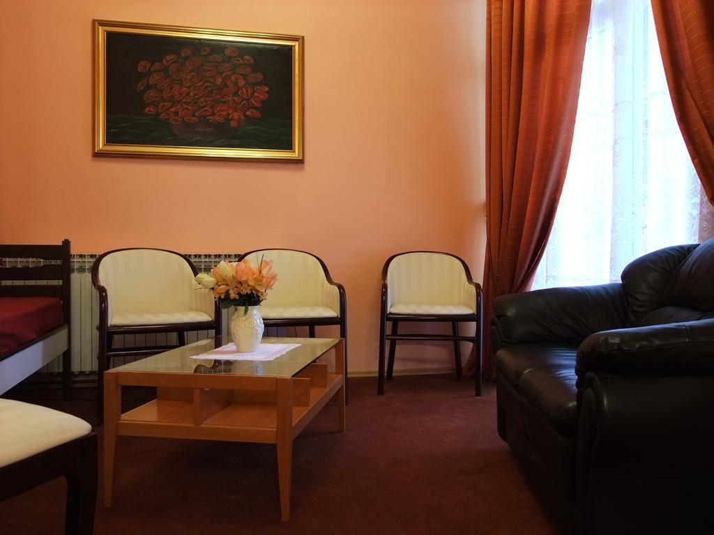 Bed & Breakfast Vila Stanisic Pozega Room photo